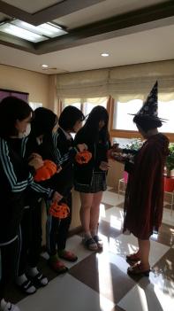 �ܱ������� ����� ��ȭ����  ÷���̹���