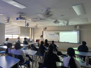 ������ ���谡 ����ִ� �̴����� �̾߱� ÷���̹���